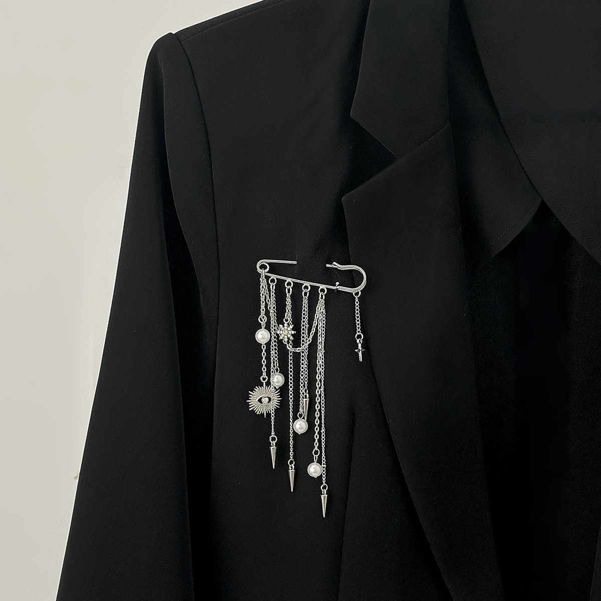 Formal Wear Jewelry For Women - Imitation Pearl Brooch Elegant Rivet Brooch