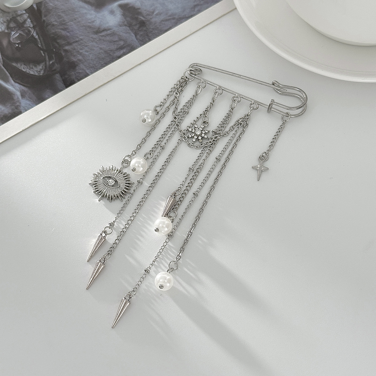 Imitation Pearl Brooch Elegant - Formal Wear Jewelry For Women ulasan dan harga